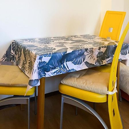 1 Bedroom Awesome Apartment In Лижнян Экстерьер фото